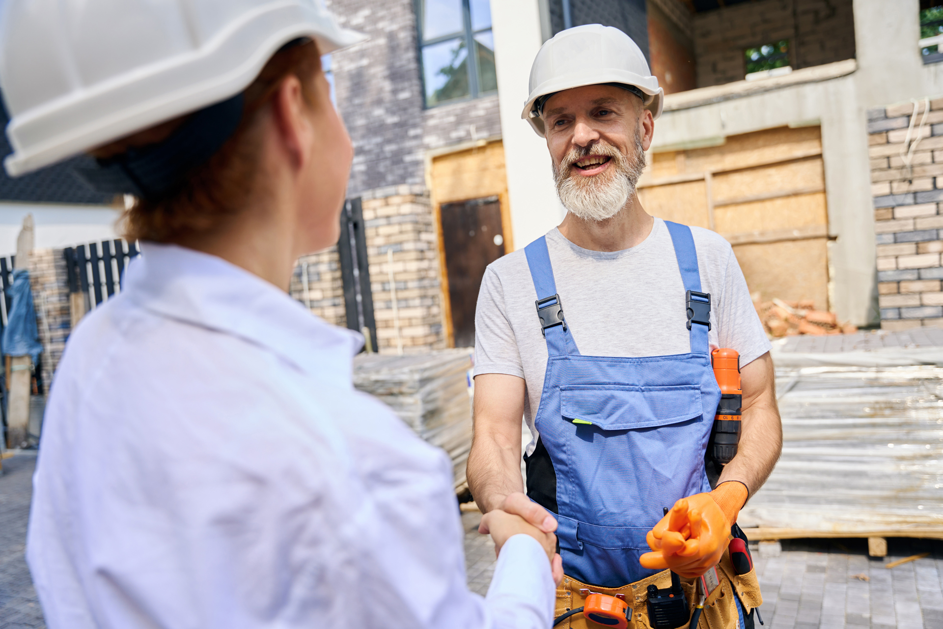 lowes-pro-desk-vs-home-depot-pro-desk-which-one-is-right-for-you